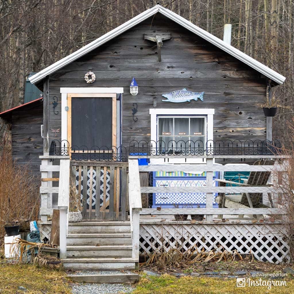 small_cabin_in_hope_alask